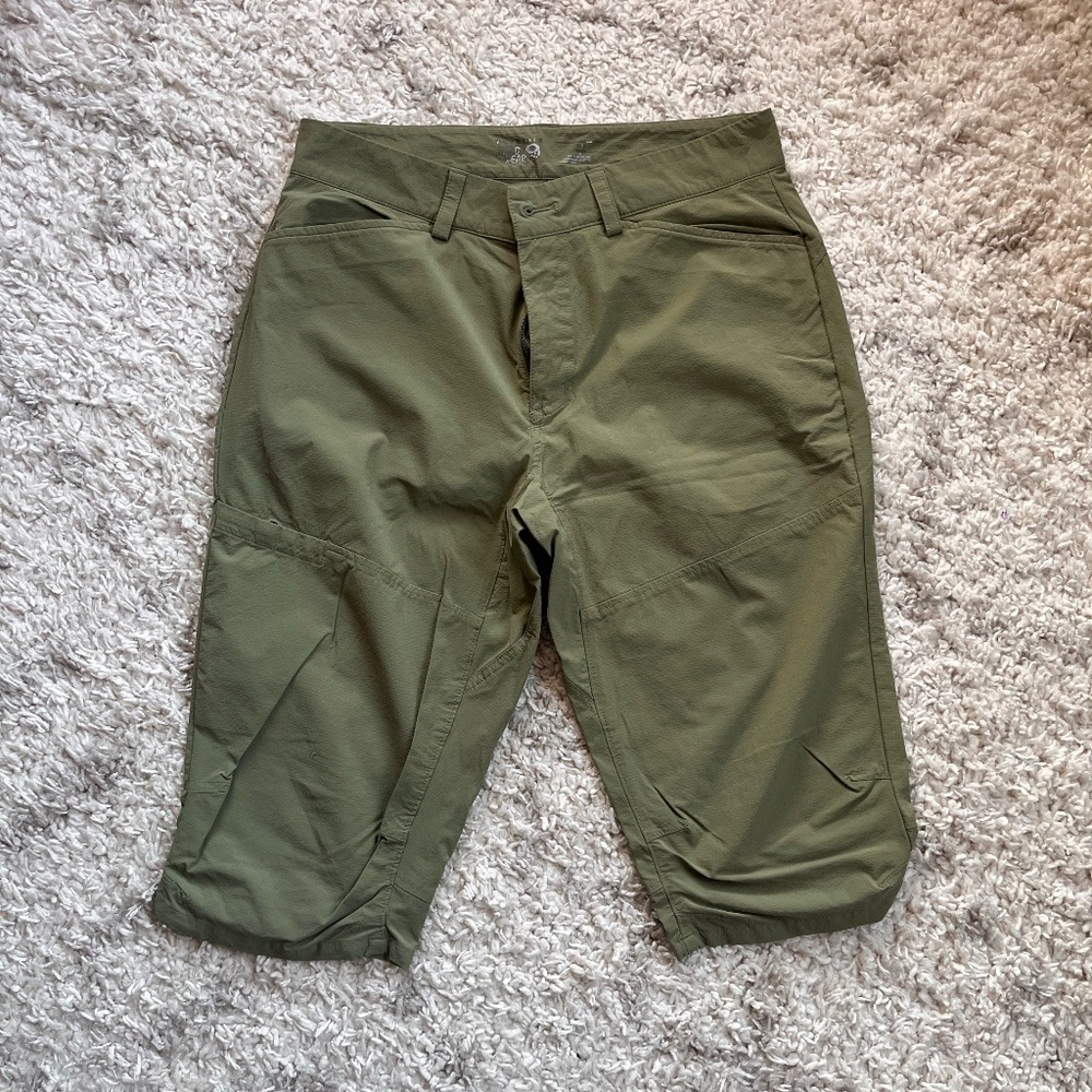 -SOLD- Mountain Hardwear 3/4 Logan Canyon pants size 32 Olive green